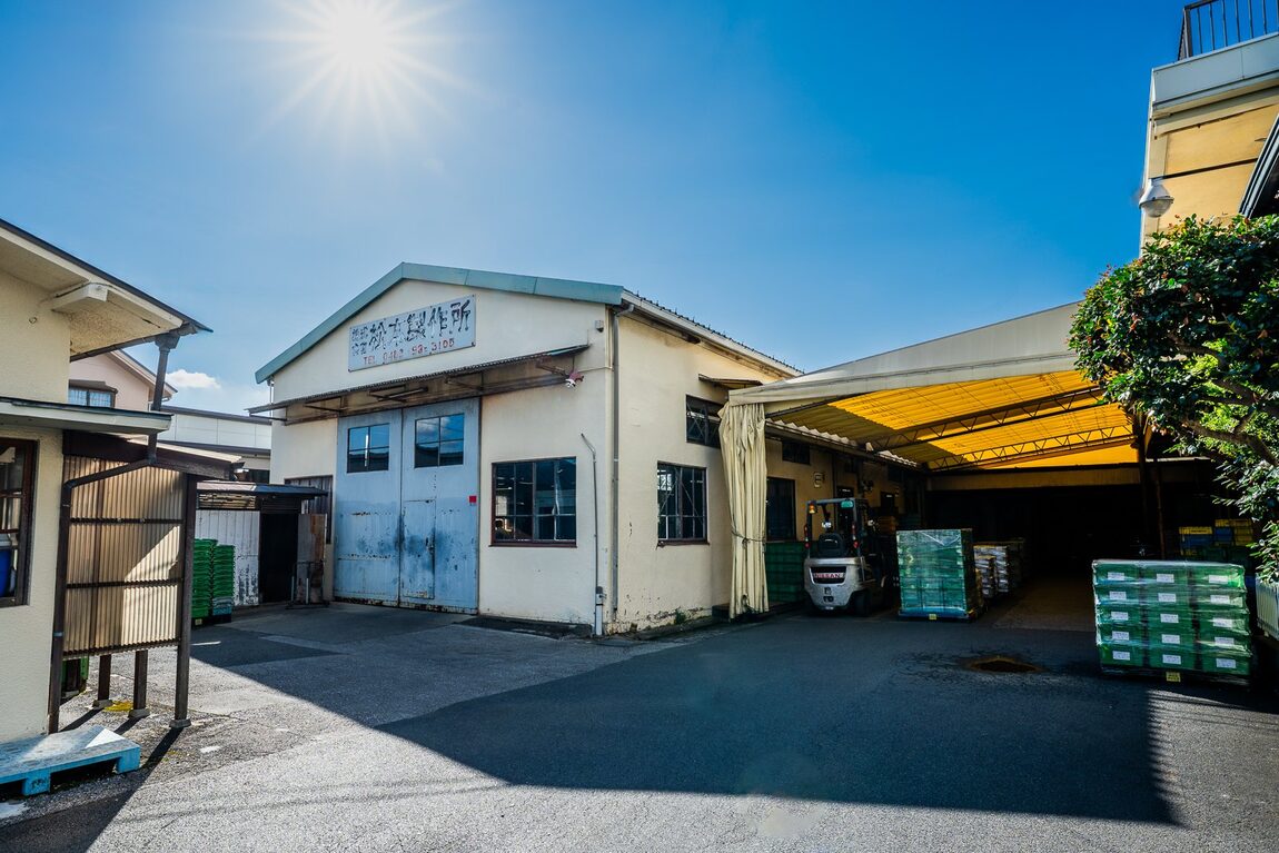 川口プレス工場の外観